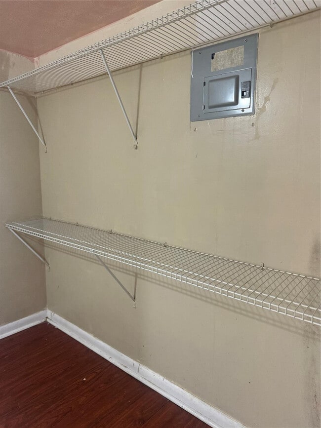 Building Photo - 4222 Inverrary Blvd