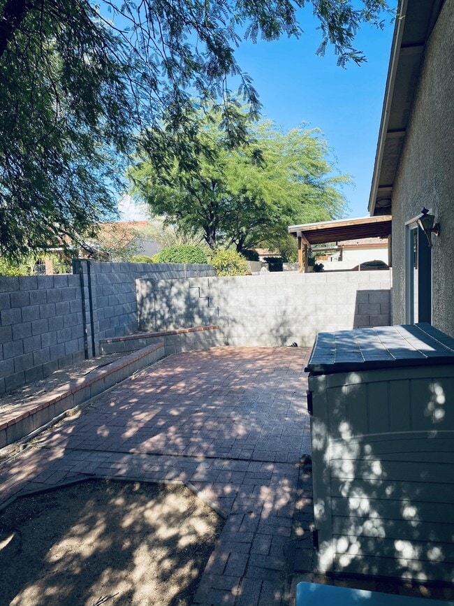 Building Photo - 2964-P2964 W Laquila Aerie