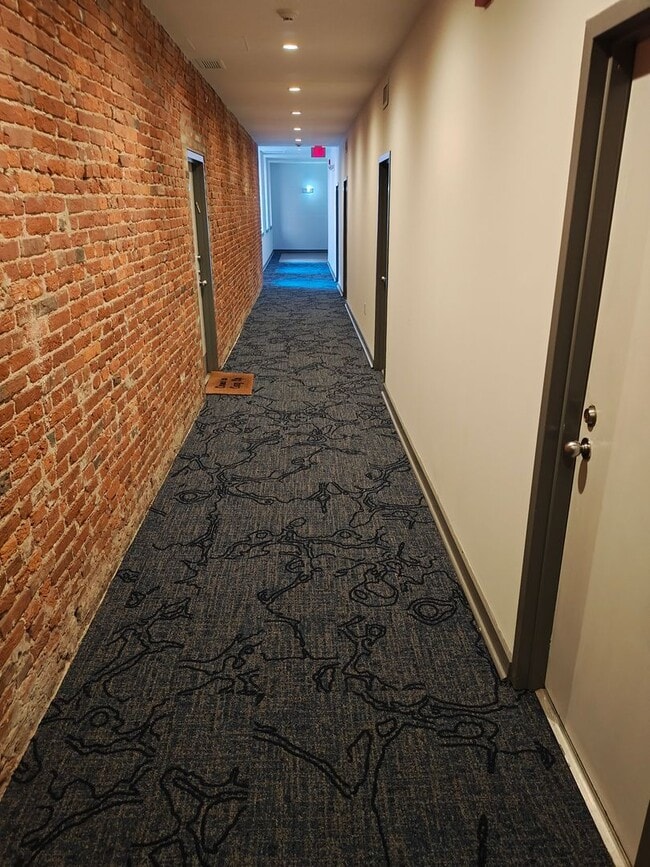 Building Photo - Welcome to Urban Elegance in the Heart of ...