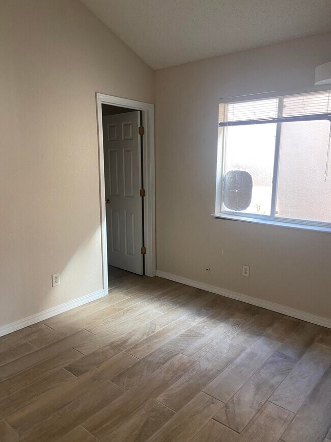 Building Photo - 3916 Tierra Arena Dr