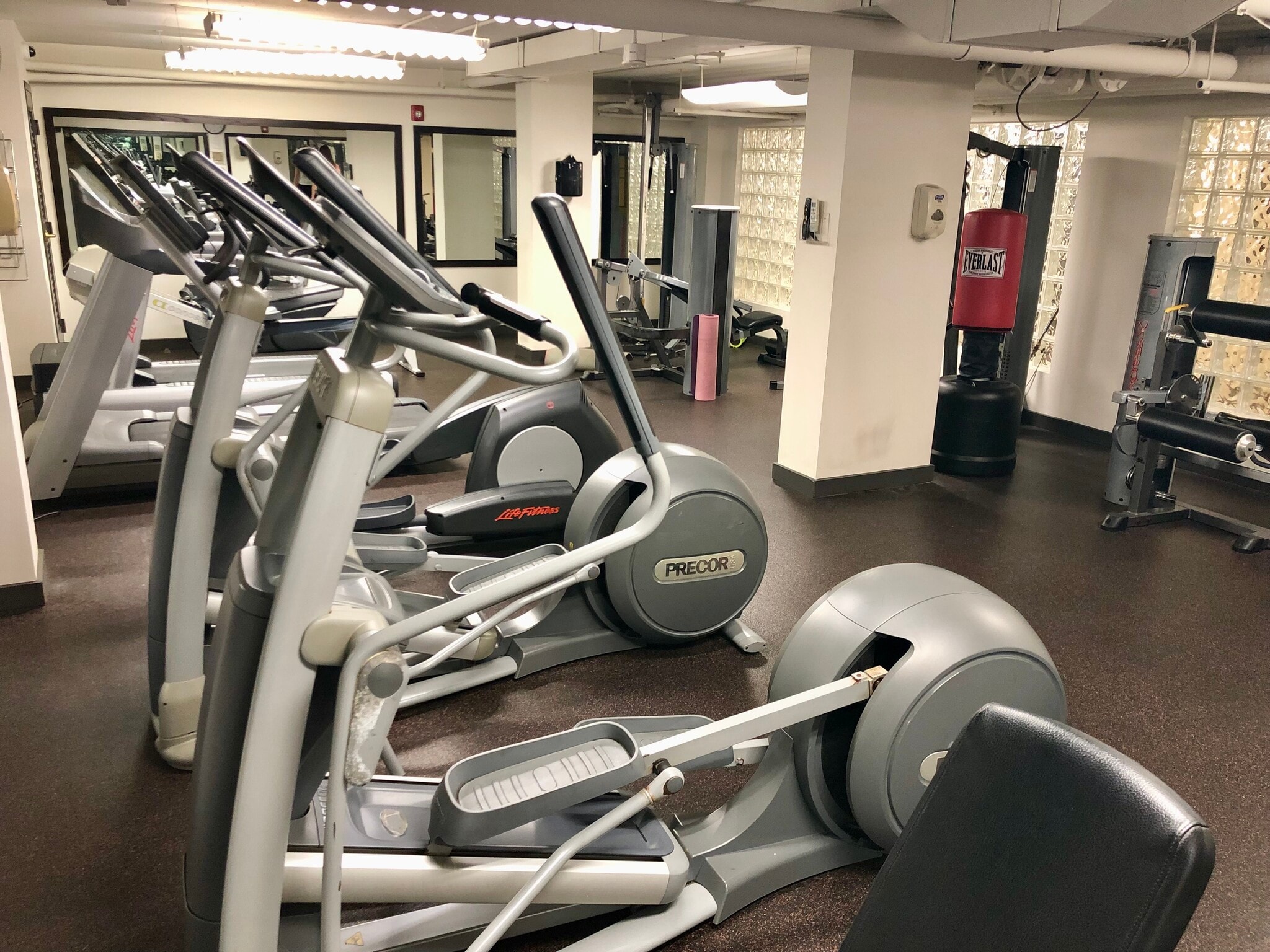 24/7 Fitness Center - 950 25th St NW