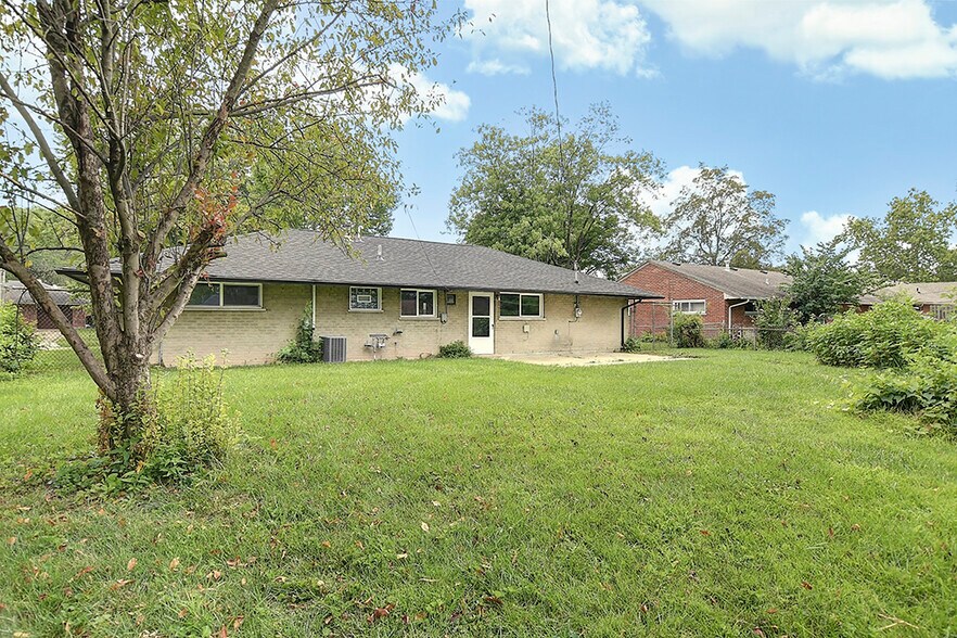Building Photo - 3813 Utica Dr