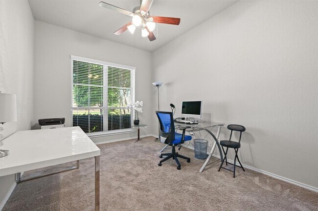 Building Photo - 373 Lacey Oak Lp