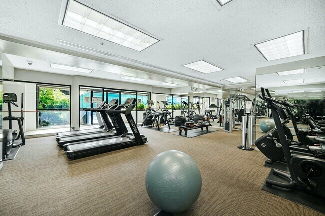 Building Photo - Stunning views of SF and the Bay from the ...
