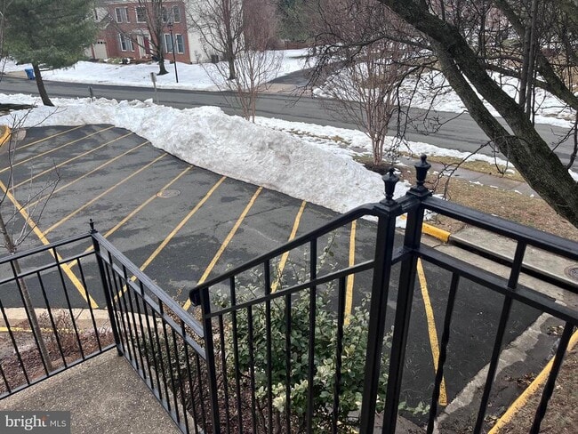 Building Photo - 8110 Meadow Springs Ct