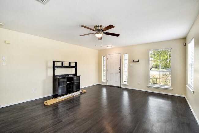 Building Photo - 410 Cardinal Way