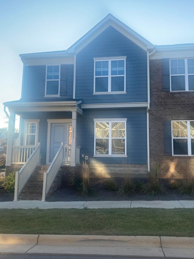 Primary Photo - 2 Bedroom / 2.5 Bathroom Townhouse in Concord