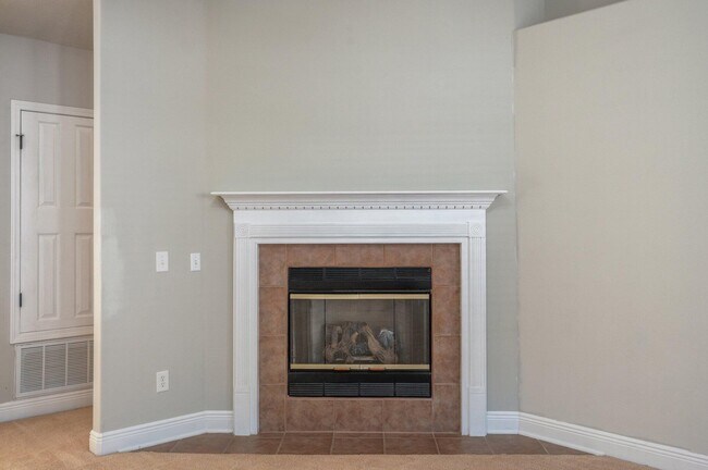 Building Photo - 654 Territory Ln
