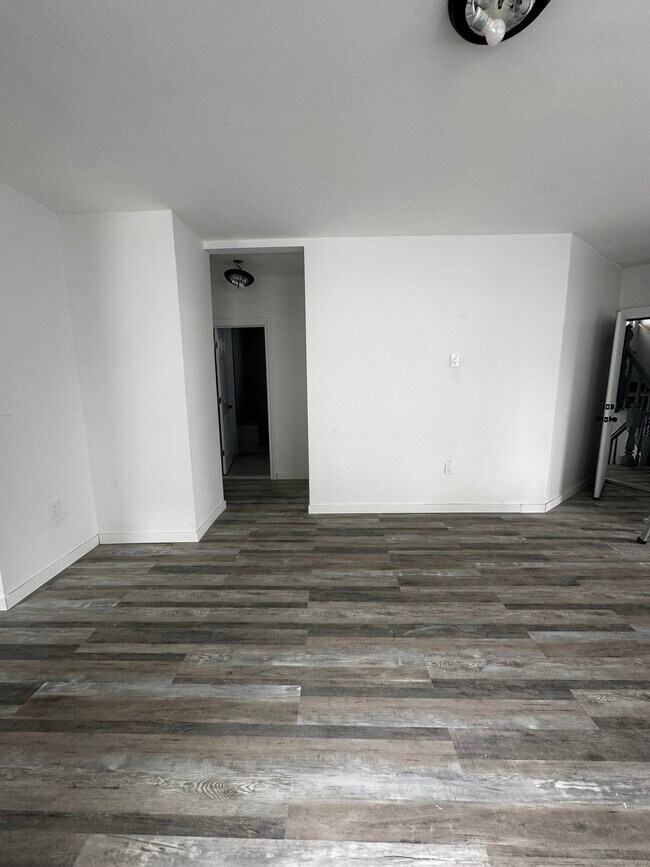 Building Photo - 210 Woodlawn Terrace