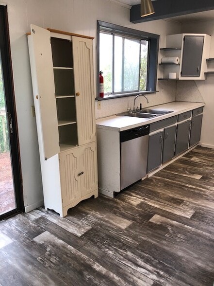 Kitchen - 432 11th St