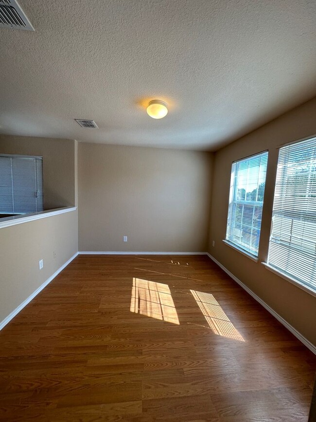 Building Photo - MUST SEE! Available for move in NOW- Lovel...