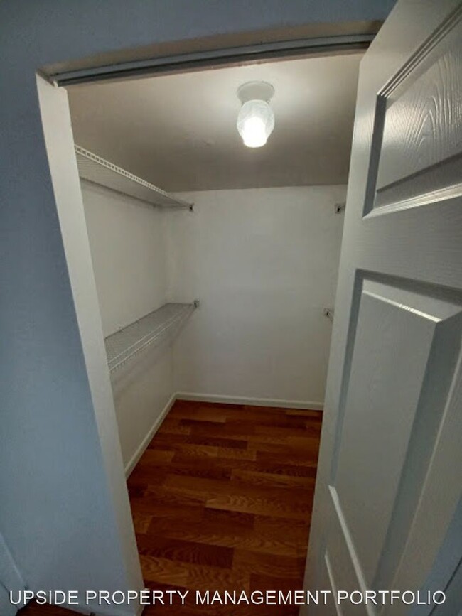 Building Photo - 2820 Somerset Dr