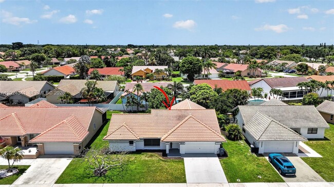 Building Photo - 9654 Sun Pointe Dr
