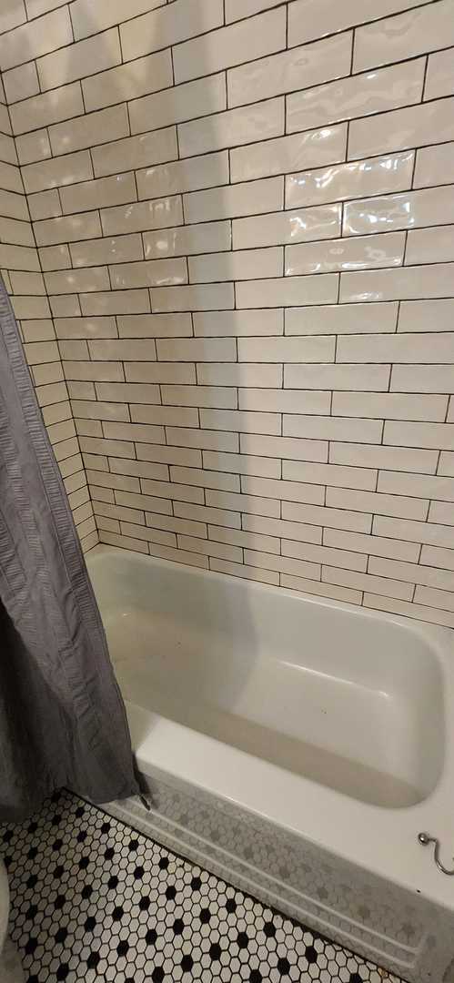 Building Photo - 5534 E Lake Dr