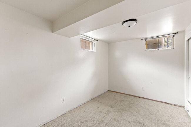 Building Photo - 1004 11th St NW