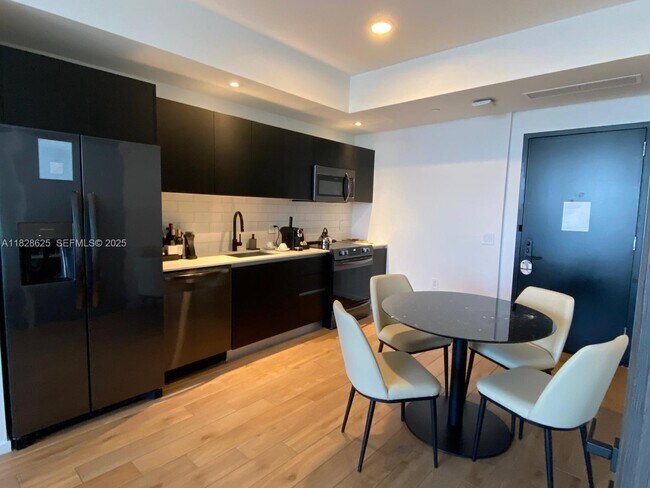 Building Photo - 398 NE 5th St