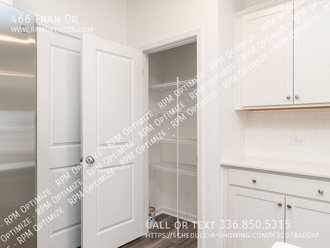 Building Photo - 466 Fran Dr