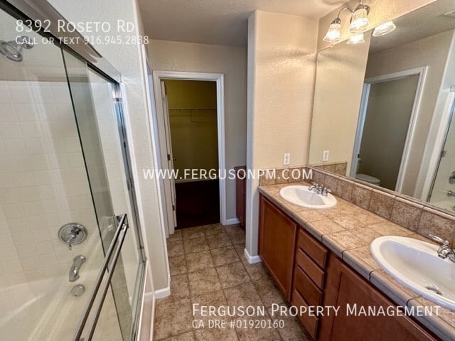 Building Photo - 8392 Roseto Rd