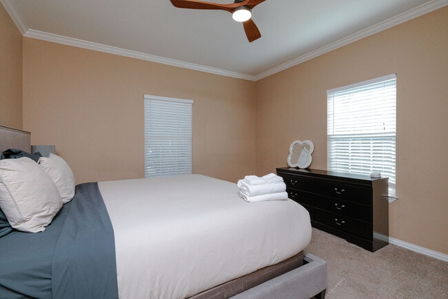 Building Photo - 3014 Falls Dr