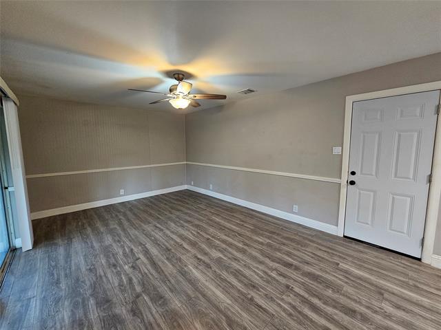 Building Photo - 800 Valley View Dr