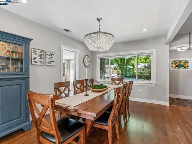 Building Photo - 161 Maiden Ln