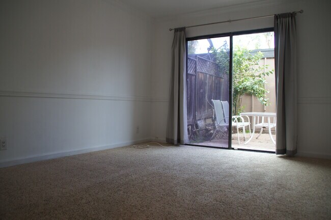 Building Photo - 9741 Reseda Blvd