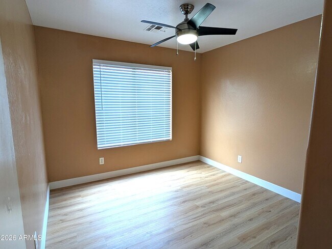 Building Photo - 13216 W Mauna Loa Ln