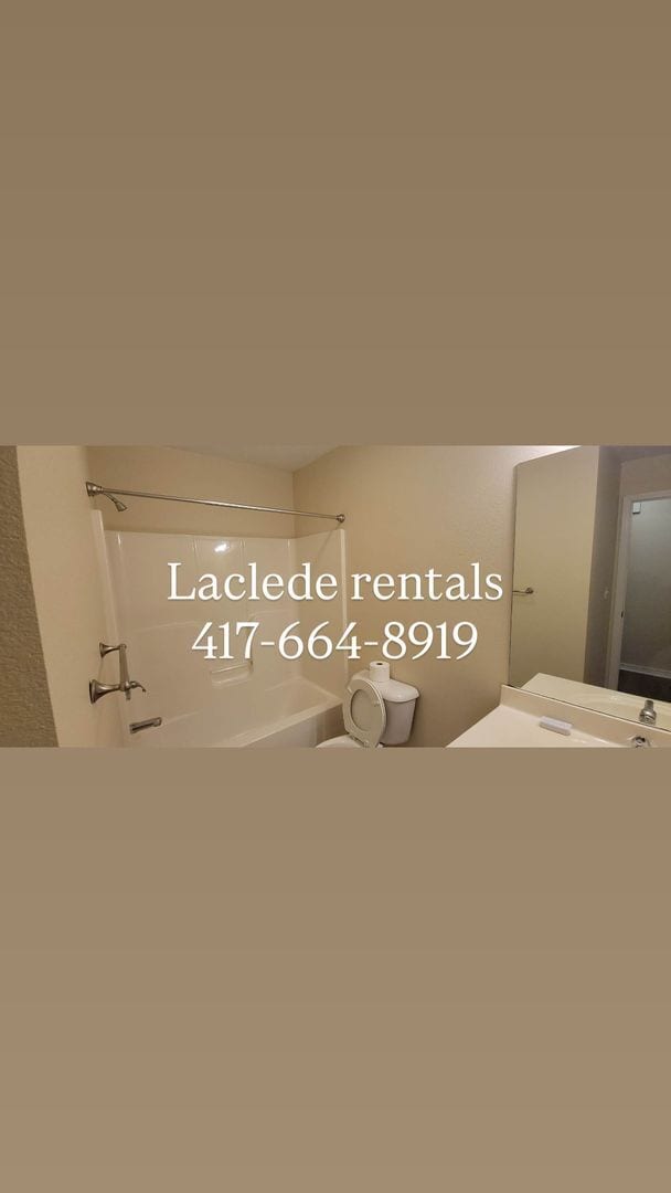 Building Photo - 742 Hogan Dr