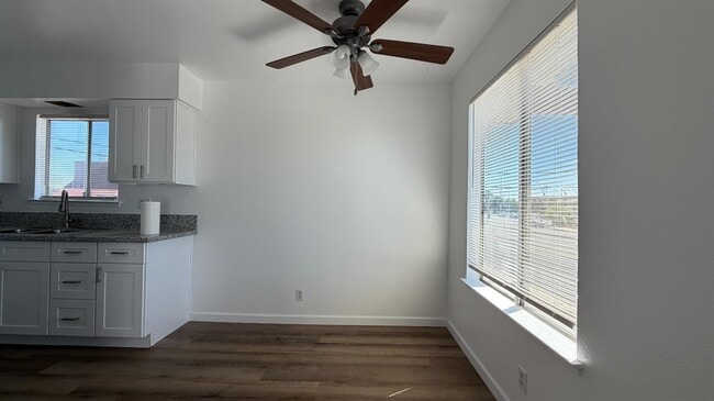 Building Photo - 2514 E Andrews Ave