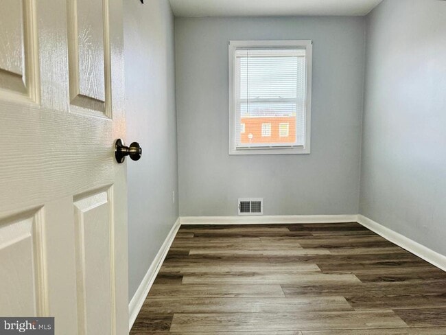 Building Photo - 8134 Mid Haven Rd