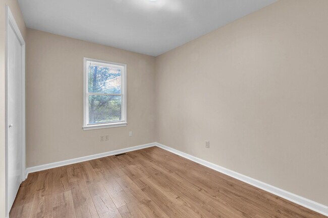 Building Photo - 297 Irby Rd