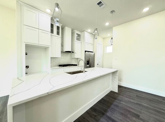 Building Photo - 6715 St Augustine St