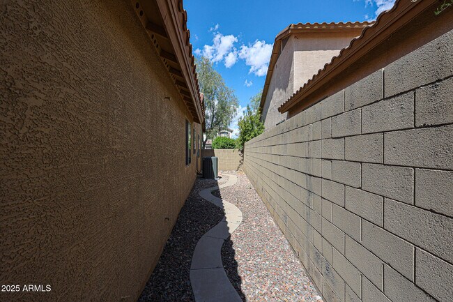 Building Photo - 43337 N Heavenly Way