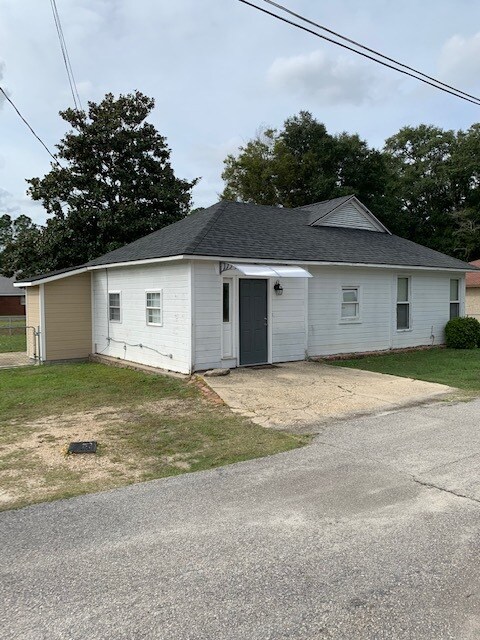 Building Photo - 4072 Porter St