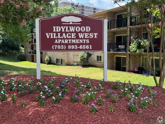 Building Photo - Idylwood Village West