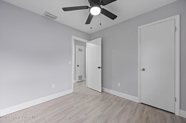 Building Photo - 419 Marquis St