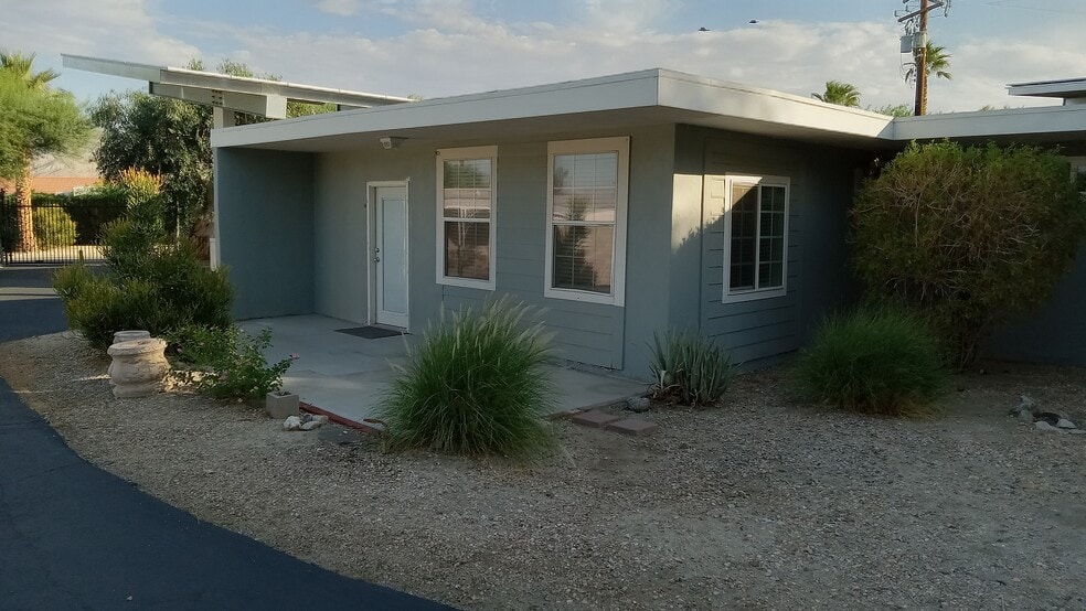 Primary Photo - Desert Palms Community