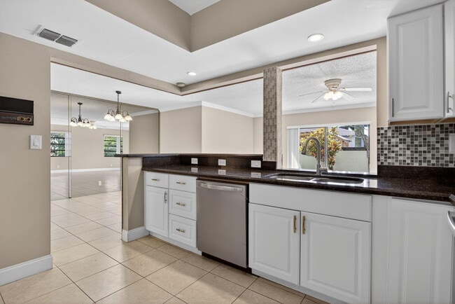 Building Photo - 1780 NE 39th Ct