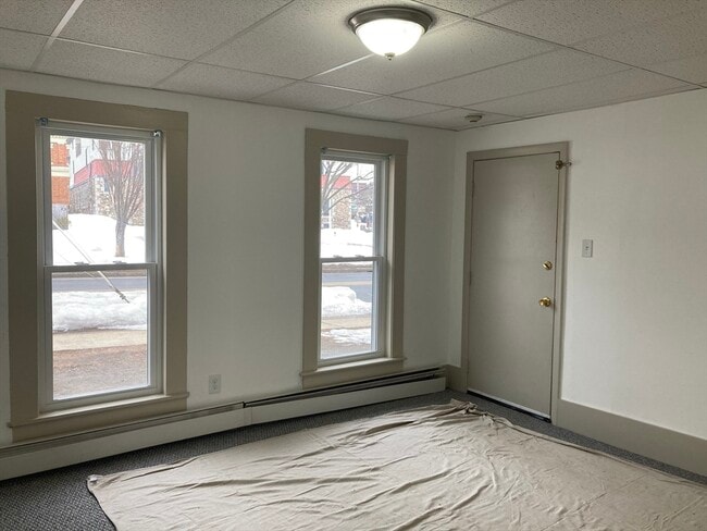 Building Photo - 32 W Main St