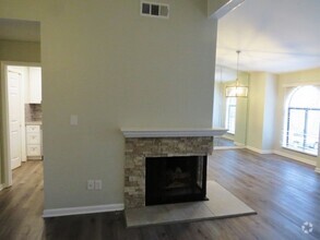 Building Photo - Must See Condo in the Heart of Vestavia Hi...