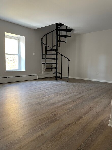 Duplex 1 Bedroom - 1968 N Lincoln Ave