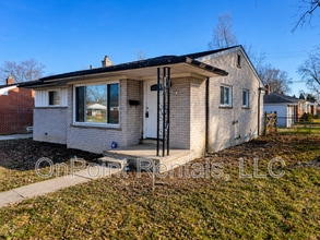 Building Photo - 26539 Clarita St
