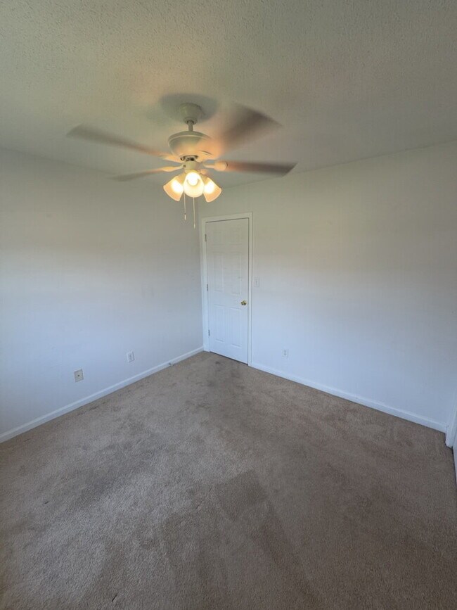 Building Photo - 436 Dion Dr