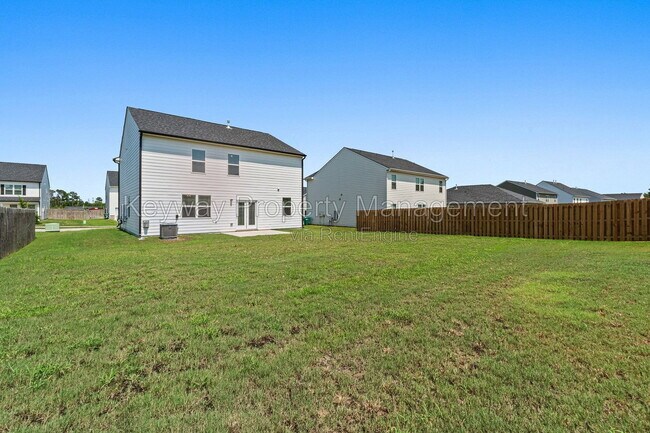 Building Photo - 504 Myrtle Crst