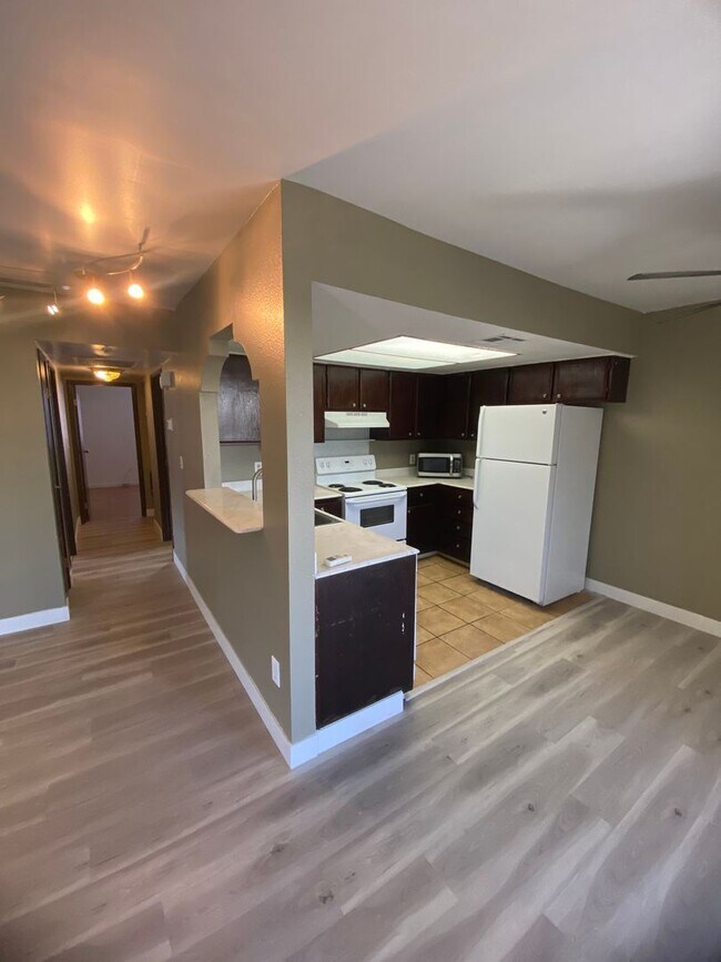 Building Photo - AMERICANA Property Mgmt - Downstairs 2 Beds condo in Spring Valley
