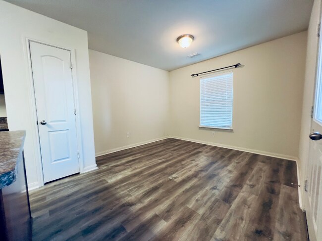 Building Photo - 1307 Tobin St