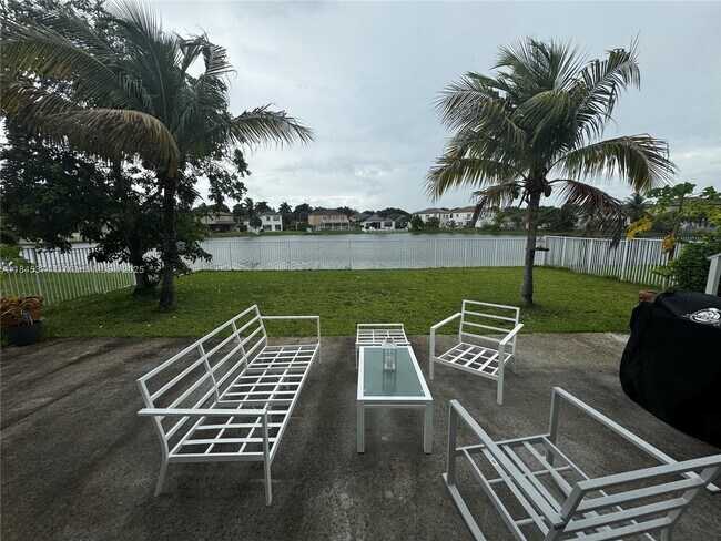 Building Photo - 4943 SW 163rd Ave