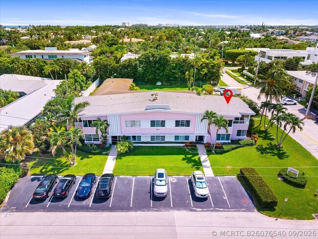 Building Photo - 990 Casuarina Rd