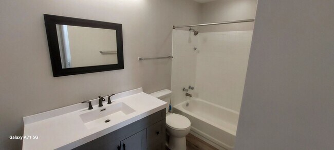 Building Photo - 10th Street Apartments