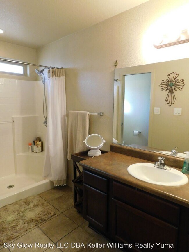 Building Photo - 4 br, 2 bath House - 6522 E. 33rd St